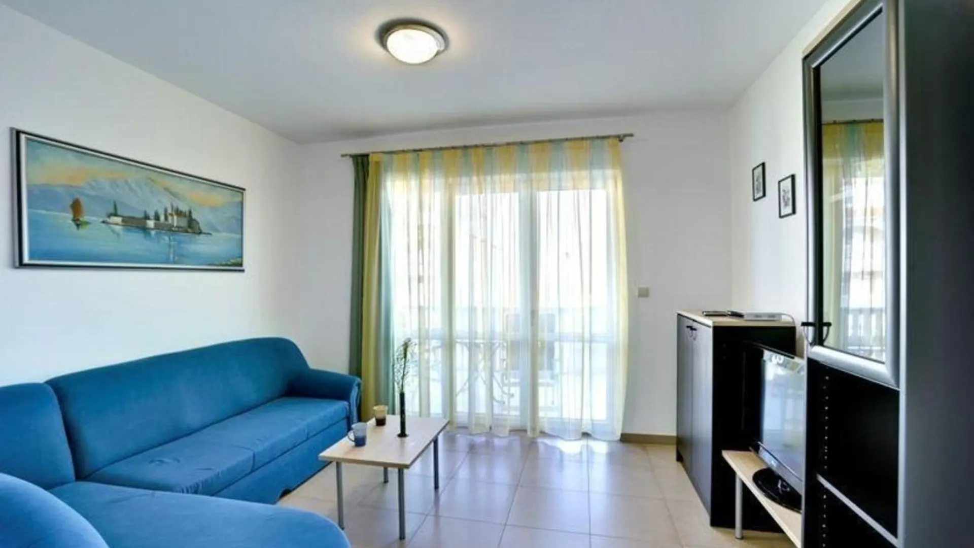 Modernes Ferienappartement Mit Drei Balkonen Mit Meerblick, In Der Naehe Des Strandes Und Des Zentrums, Mit Einem Gemeinschaftlichen Partyraum Liznjan Apartment