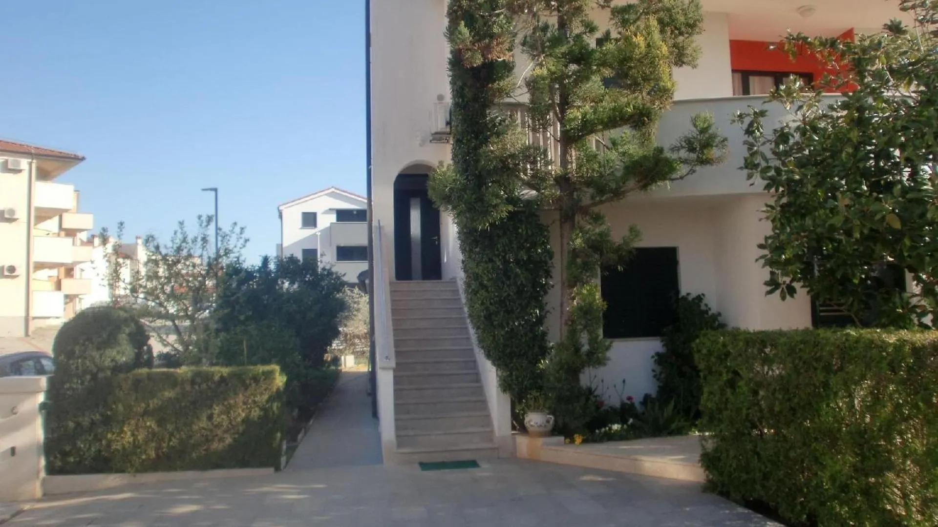 Modernes Ferienappartement Mit Drei Balkonen Mit Meerblick, In Der Naehe Des Strandes Und Des Zentrums, Mit Einem Gemeinschaftlichen Partyraum Liznjan