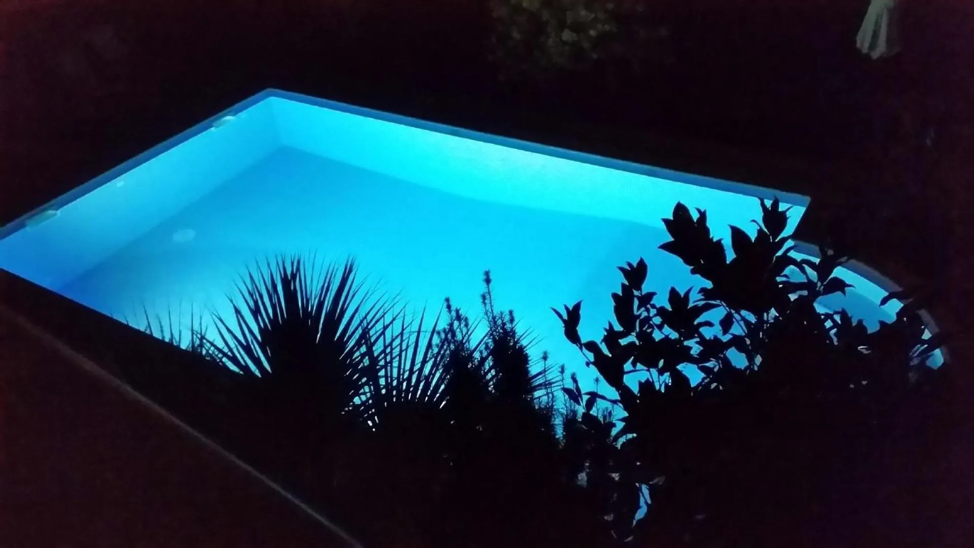 Modernes Ferienappartement Mit Drei Balkonen Mit Meerblick, In Der Naehe Des Strandes Und Des Zentrums, Mit Einem Gemeinschaftlichen Partyraum Лижнян