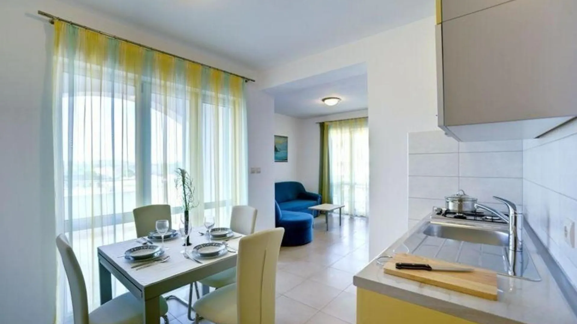 Modernes Ferienappartement Mit Drei Balkonen Mit Meerblick, In Der Naehe Des Strandes Und Des Zentrums, Mit Einem Gemeinschaftlichen Partyraum Лижнян Хорватия